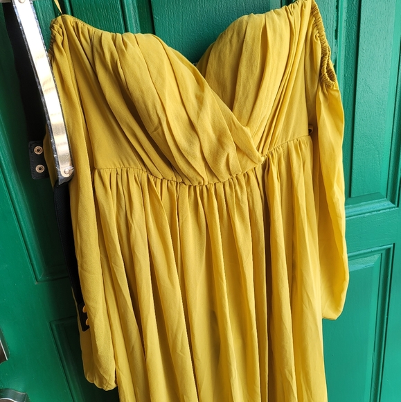 Fashion Nova Summer Dress - Picture 4 of 6